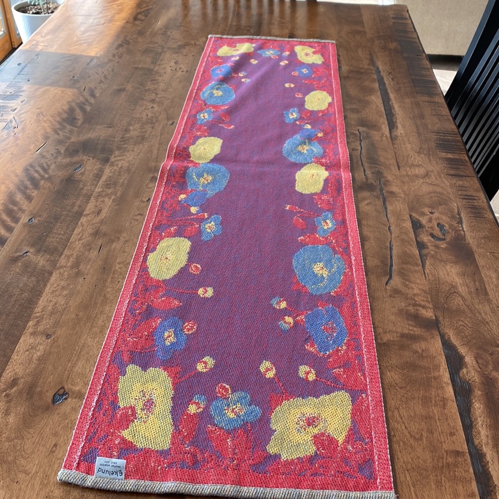 Table runner - Picture 3 of 7